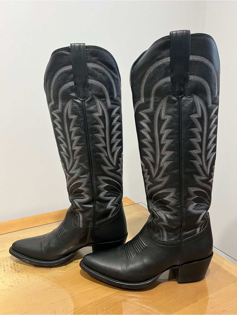 Tecovas The Abby Midnight Black Embroidered Western Heeled Boots size 8